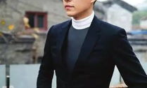 娱乐吃瓜姐靳东,娱乐圈的“吃瓜姐”如何成为实力派演员